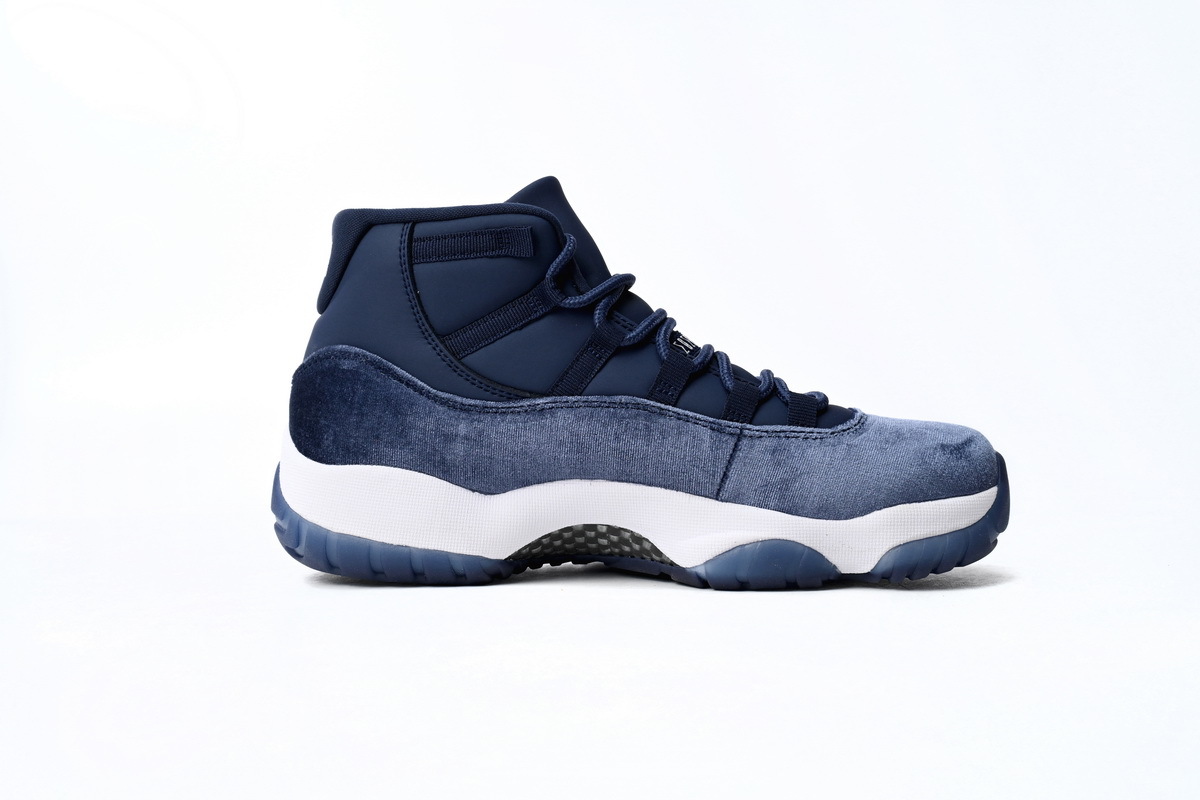 midnight navy 11s