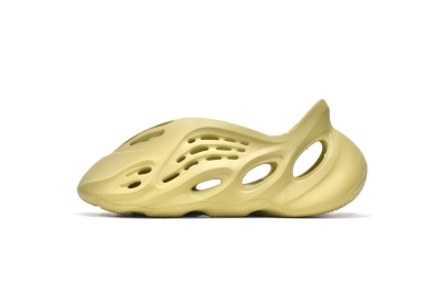 Adidas Yeezy Foam RNNR Sulfur Reps Sneaker GV6775 01