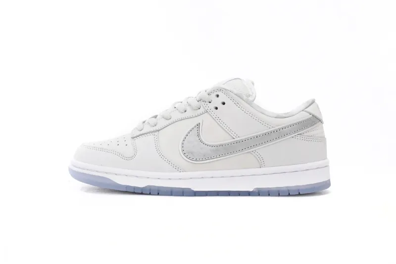 Dunk Low White Lobster