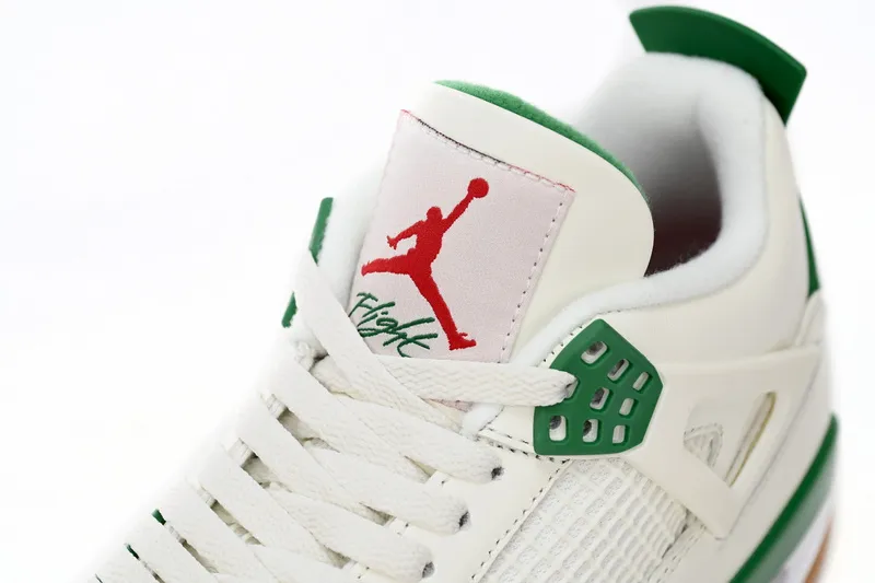 Jordan 4 Nike SB