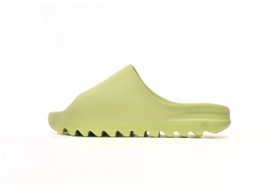 Yeezy Slide Glow Green 2022 HQ6447 01