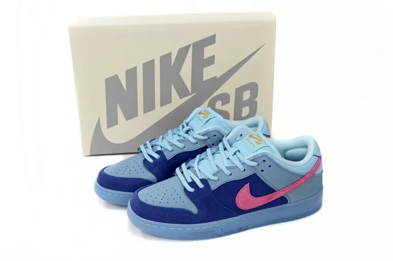 Run The Jewels x Nike SB Dunk Low