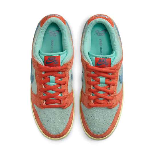Nike SB Dunk Low Orange Emerald