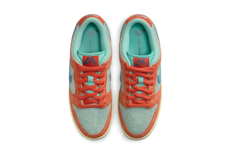 Nike SB Dunk Low Orange Emerald
