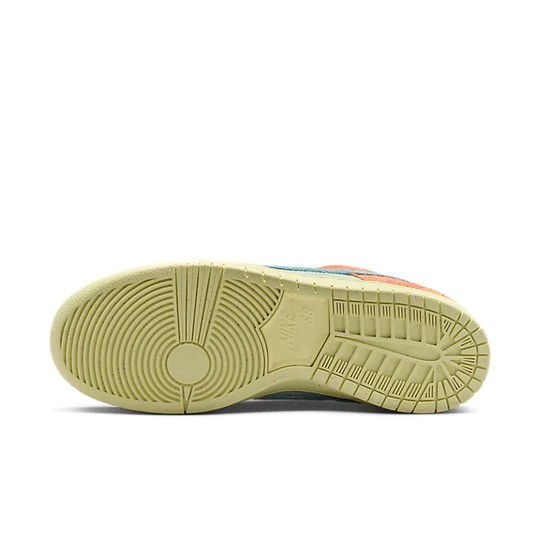 Nike SB Dunk Low Orange Emerald