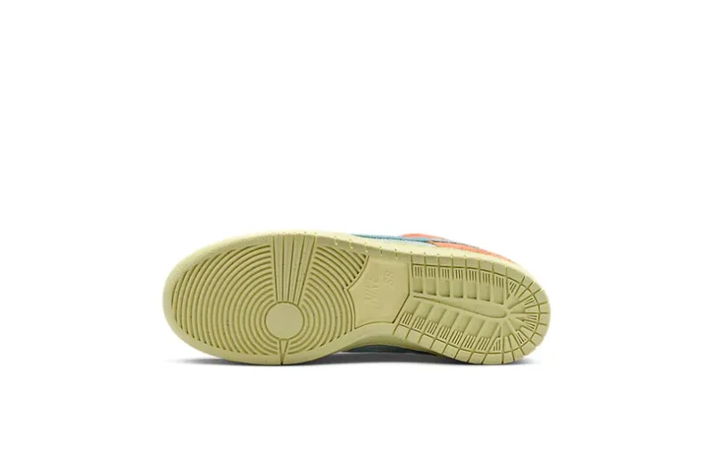 Nike SB Dunk Low Orange Emerald