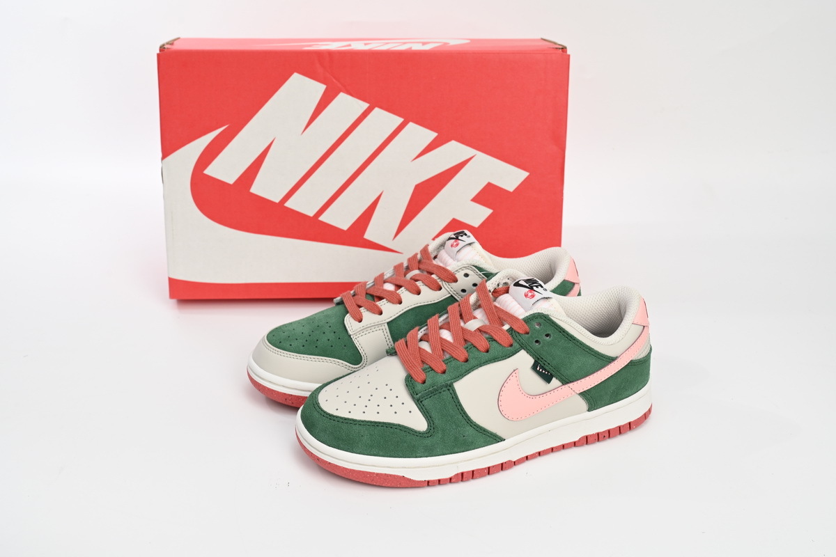 Dunk Low SE 'All Petals United'