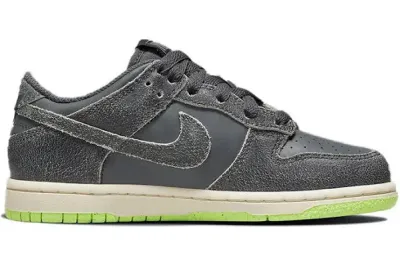 Nike Dunk Low Retro PRM Halloween Reps Sneaker DQ7681-001 02