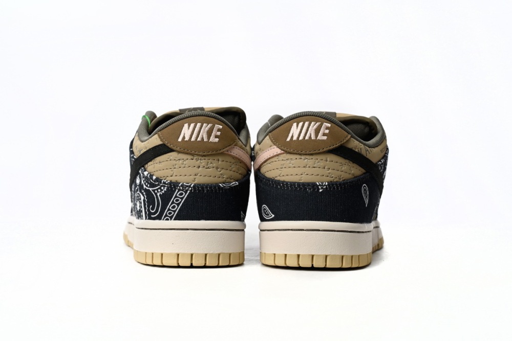 Travis Dunk Low