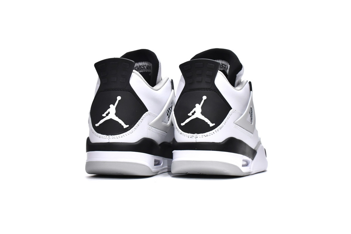 Black Jordan 4's