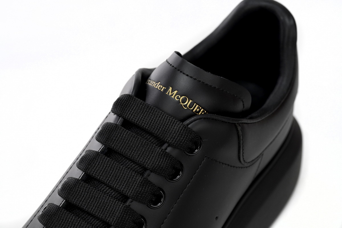 Alexander Mcqueen Oversized Black