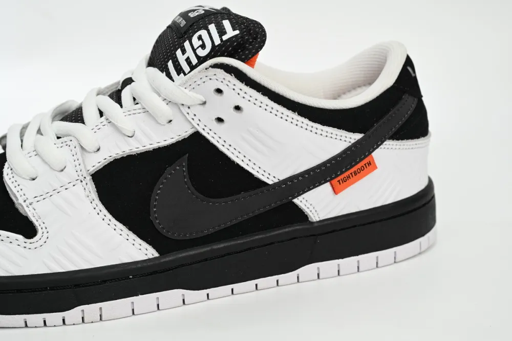 TIGHTBOOTH x Dunk Low SB