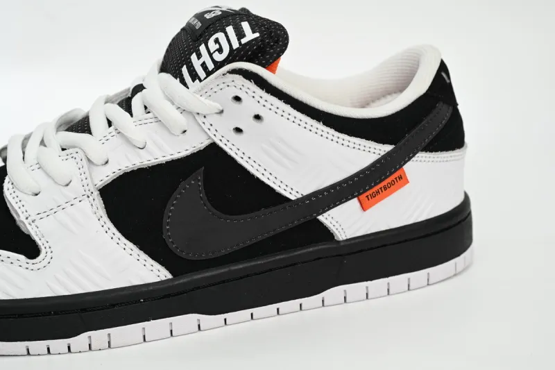 TIGHTBOOTH x Dunk Low SB