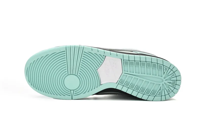 Rsnow CONCEPTS × Nike Dunk SB Low Tiffany Lobster BV1310-402