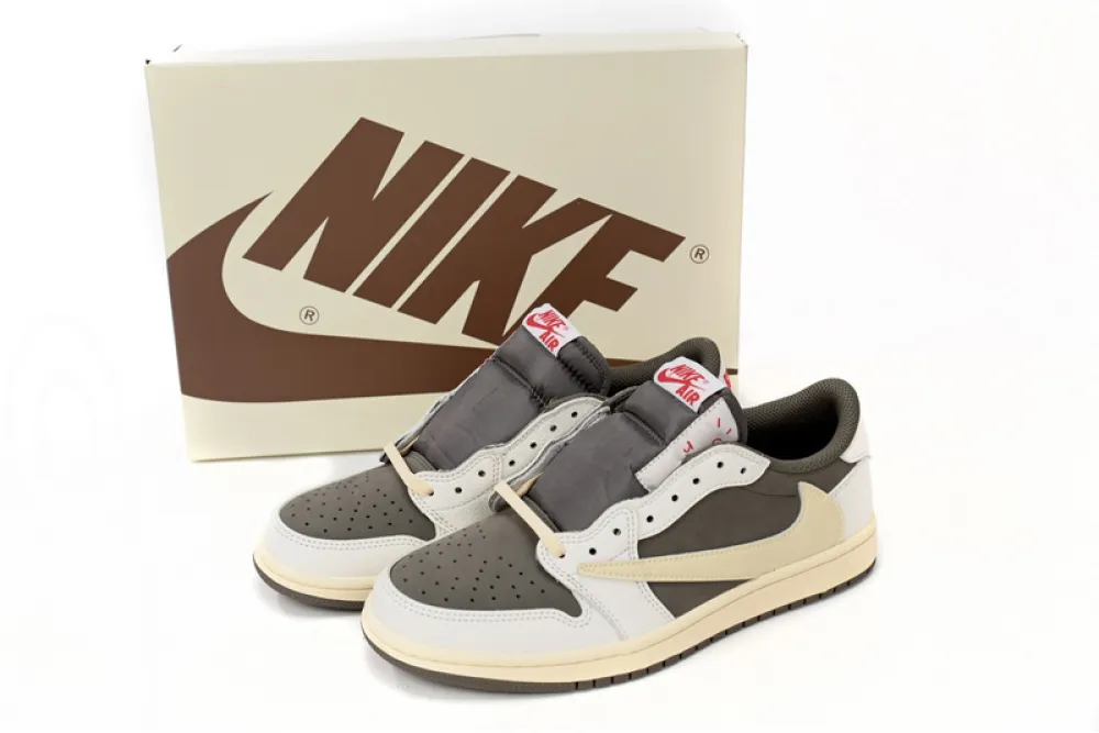 Travis Scott Reverse Mocha Fake