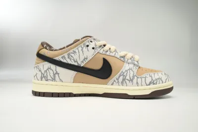 Travis Scott x Nike SB Dunk Grey White Cashew Fruit CT5053-010 02