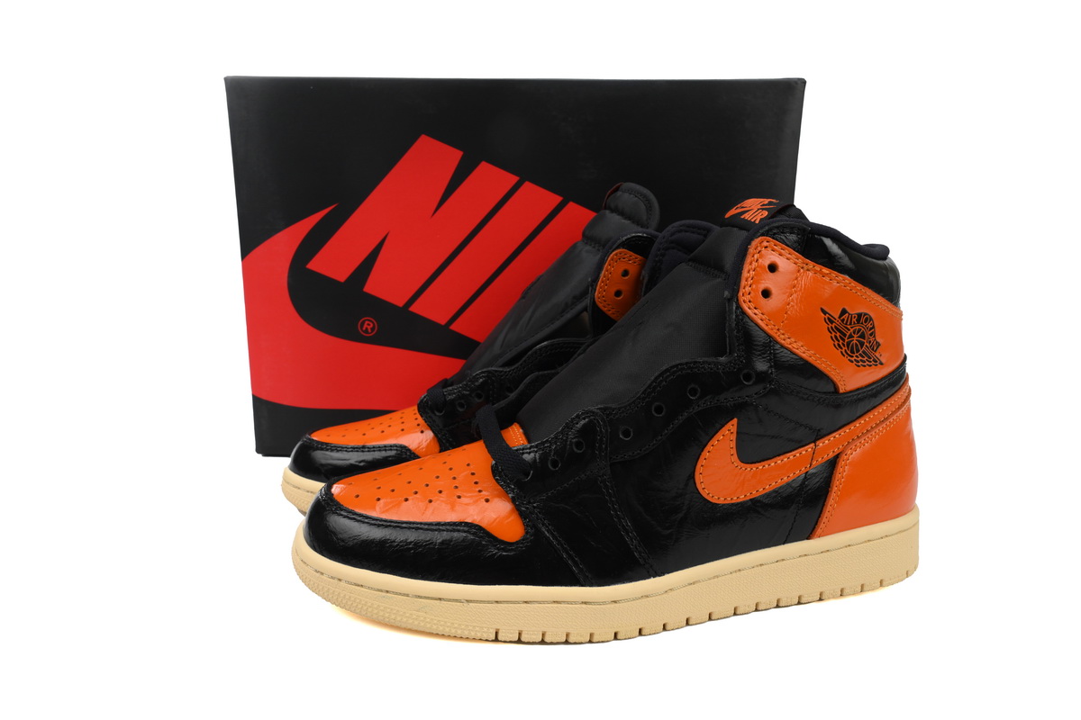 Air Jordan 1 Retro High Shattered Backboard 3.0 555088-028