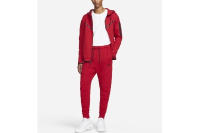 Nike Sportswear Tech Fleece University Red 02