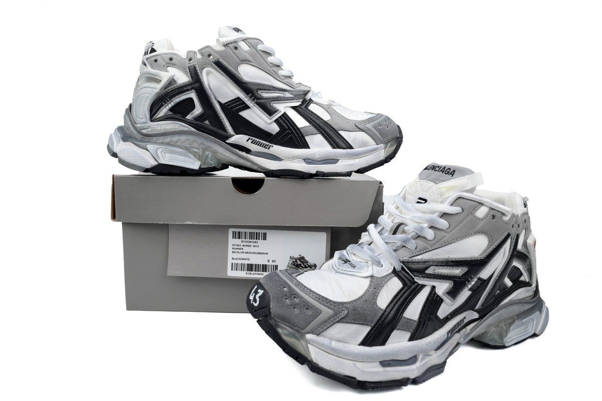 Balenciaga Runner Grey White Black 772774W3RNY9012