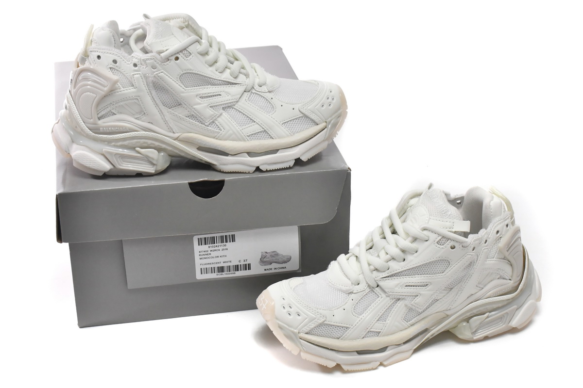 Balenciaga Runner White Glow In The Dark 677403W3RBH9001