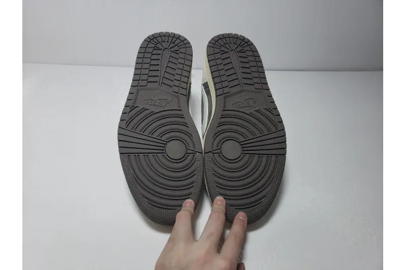 Jordan 1 Travis Scott Low Reverse Mocha Reps Sneaker DM7866-162