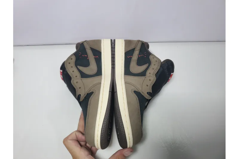 Travis Scott x Air Jordan 1 Low Mocha CQ4277-001