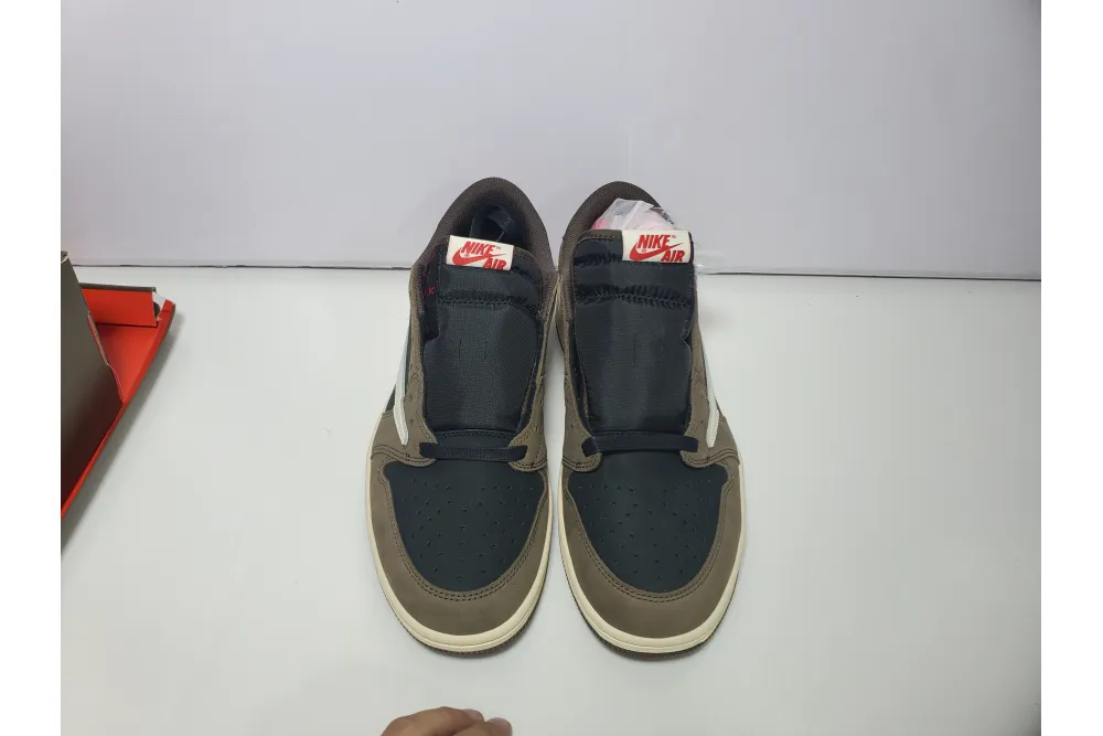 Travis Scott x Air Jordan 1 Low Mocha CQ4277-001
