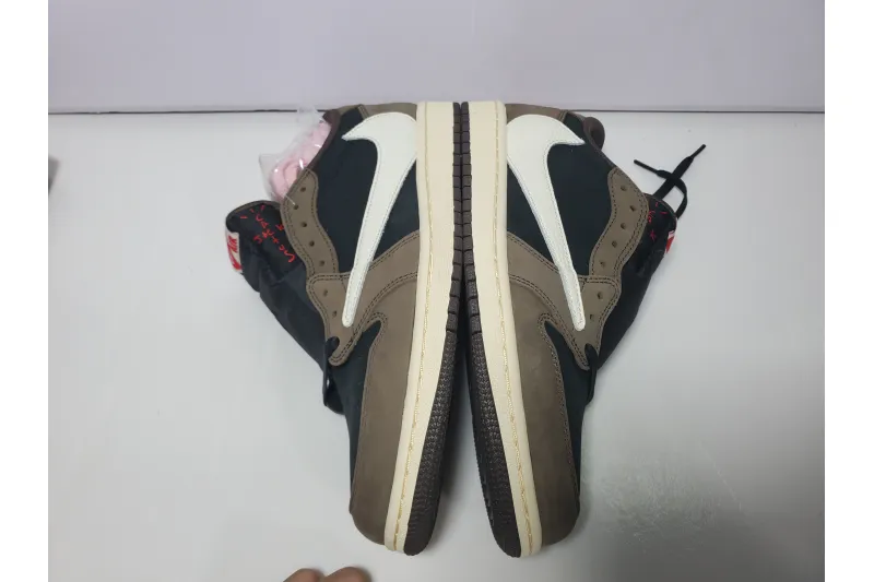 Travis Scott x Air Jordan 1 Low Mocha CQ4277-001
