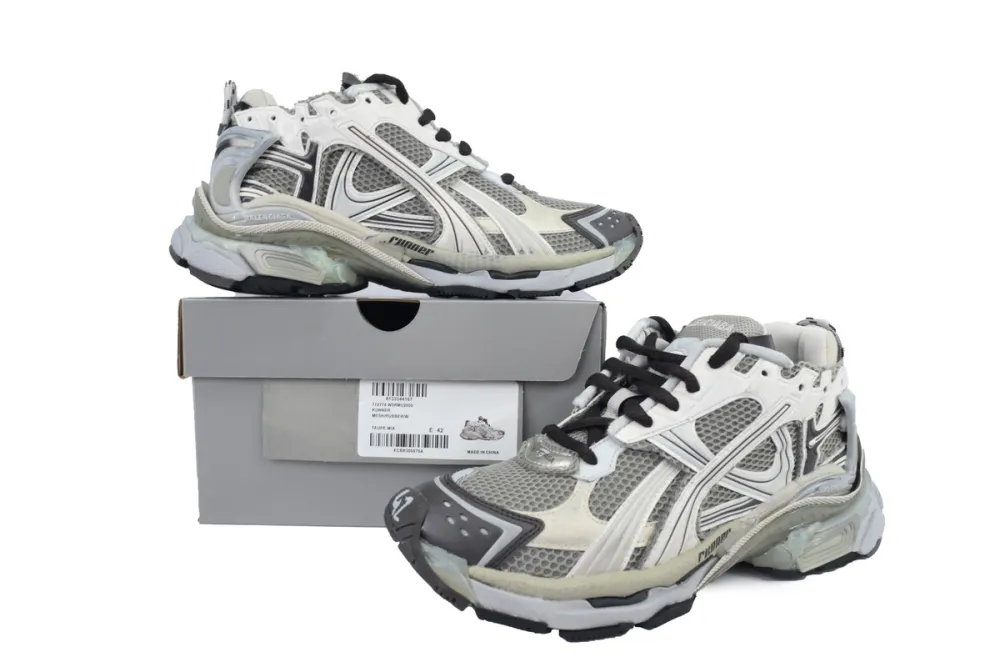 Balenciaga Runner Sneaker Grey Brown 772774 W3RMU 2000