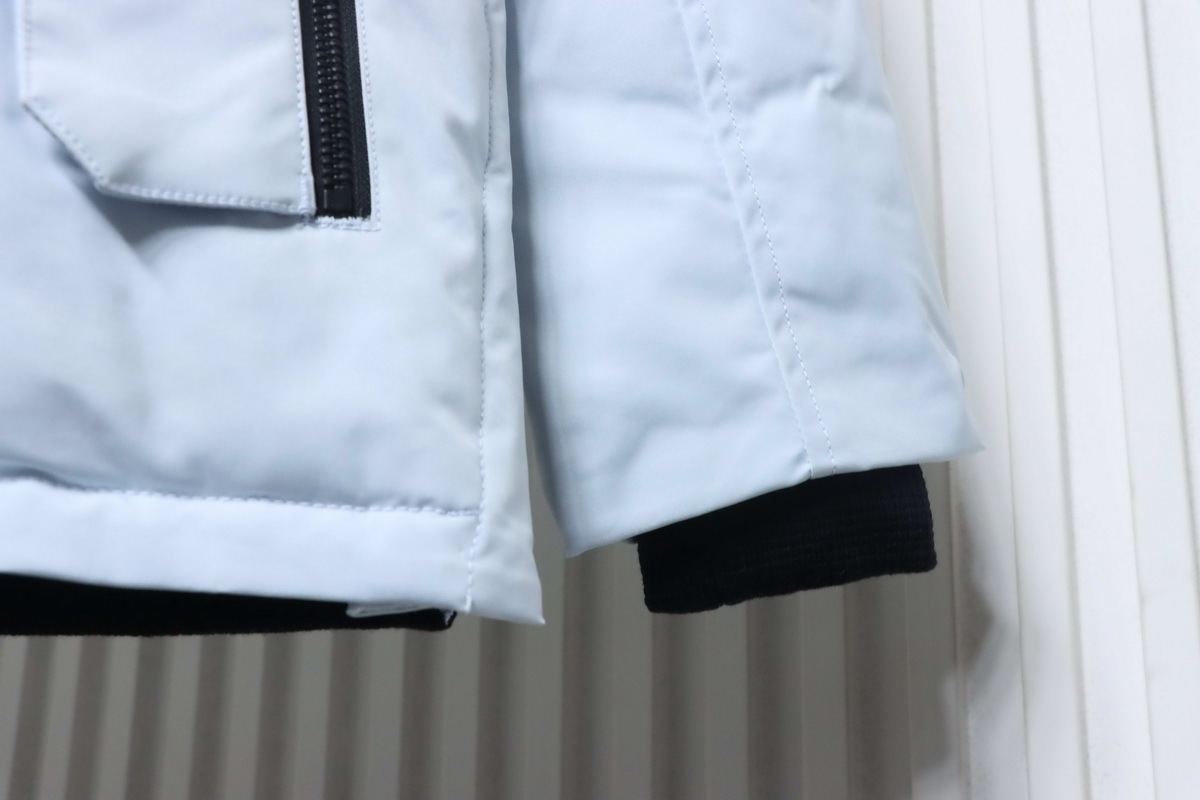 Moose Knuckles Multi-pocket Down Jacket Blue
