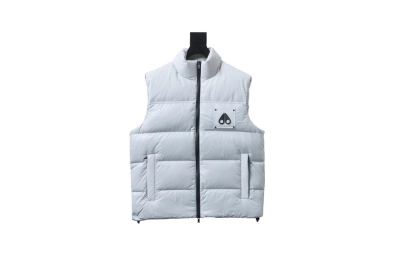 Moose Knuckles Victory Peak Vest White 01