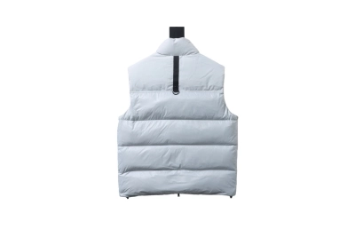 Moose Knuckles Victory Peak Vest White 02