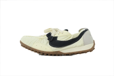 Nike Moon Shoe SP Jacquemus Alabaster HV8547-700 01