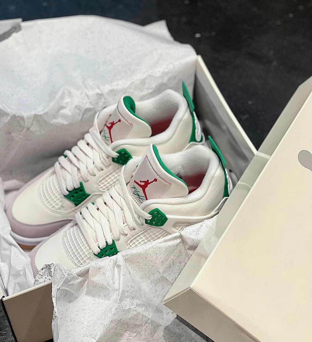 Air Jordan 4 Retro SB Pine Green Reps Sneaker DR5415-103 review barron