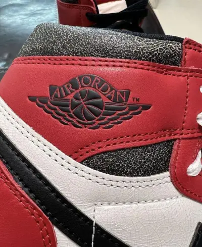 Jordan 1 Retro High OG Chicago Reps Sneaker DZ5485-612 review carlos heighes