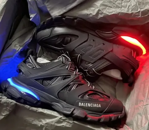 Balenciaga Track LED Black Reps Sneaker 555032 W1GB7 1000/555036W2GB11000 review Billie Vasquez