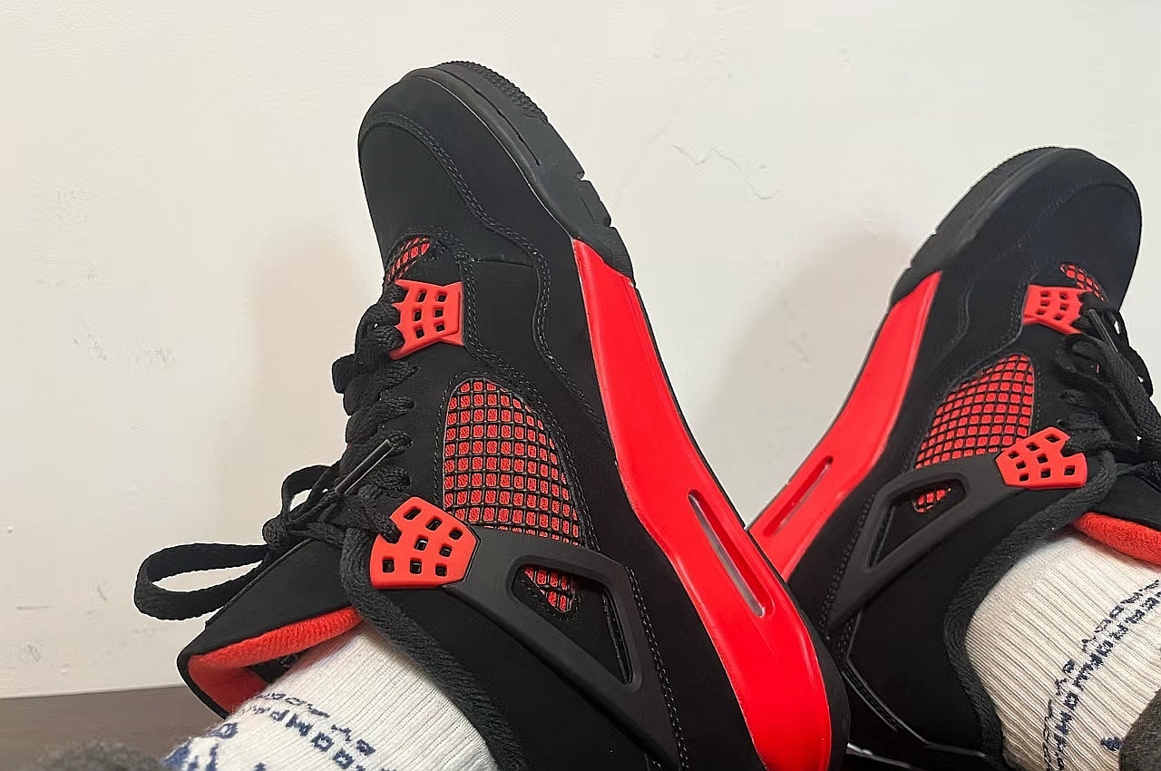 Air Jordan 4 Red Thunder Reps Sneakers CT8527-016 review Luisa G.