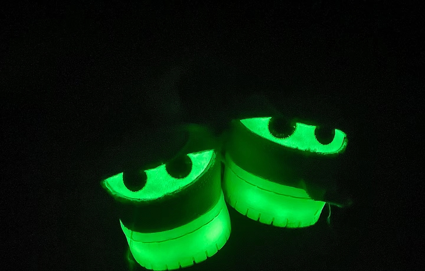 Nike SB Dunk Low Mummy Reps Sneaker DM0774-111 review 0