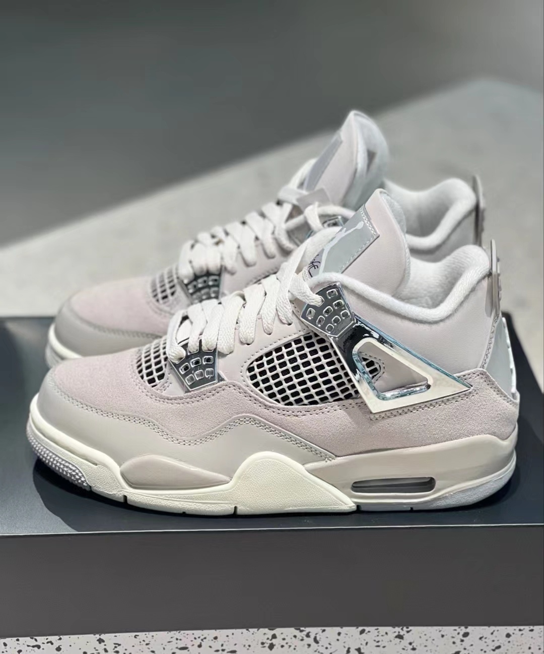 Air Jordan 4 Retro Frozen Moments Reps Sneaker AQ9129-001 review gley
