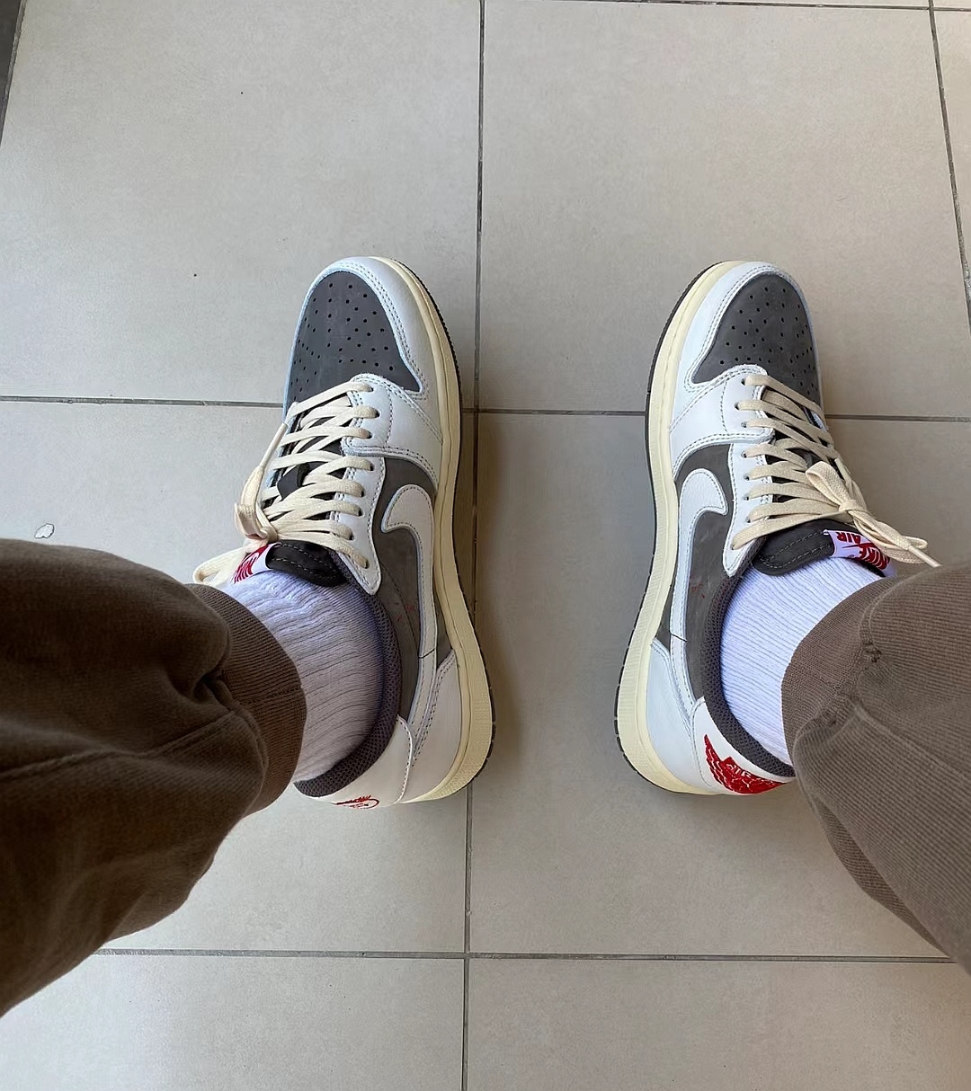 Air Jordan 1 Travis Scott Low Reverse Mocha Reps Sneaker DM7866-162 review Erik Ramirez