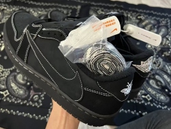 Jordan 1 Retro Low OG SP Travis Scott Black Phantom DM7866-001 review Weber 02