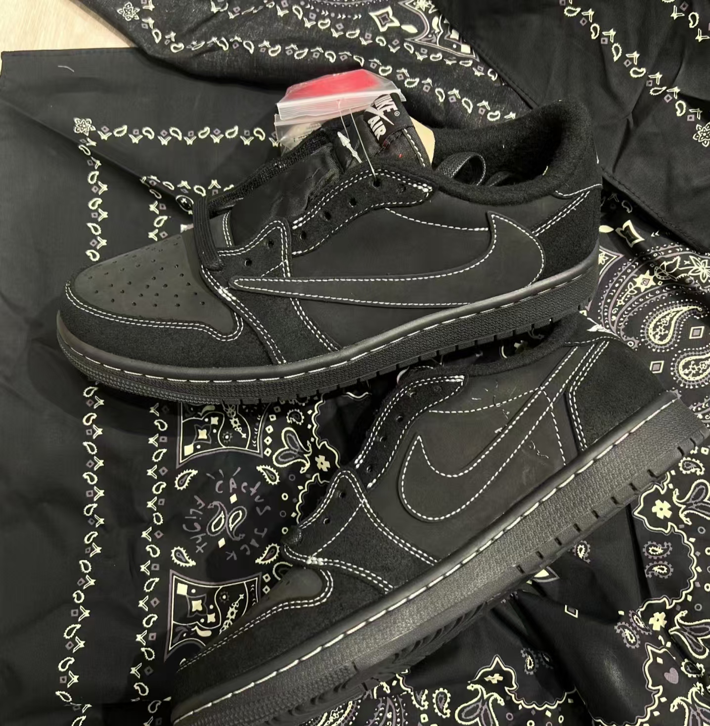 Jordan 1 Retro Low OG SP Travis Scott Black Phantom DM7866-001 review Mari