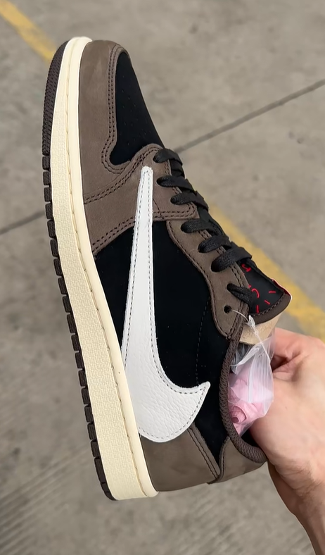 Travis Scott x Air Jordan 1 Low Mocha CQ4277-001 review Adrian