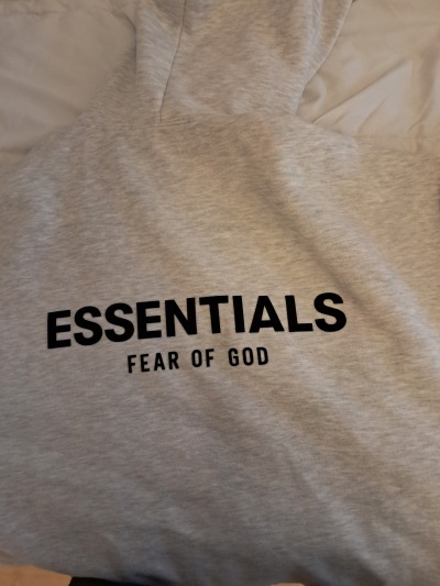 Fear of God Essentials Hoodie Light Oatmeal review Detox_reveiw