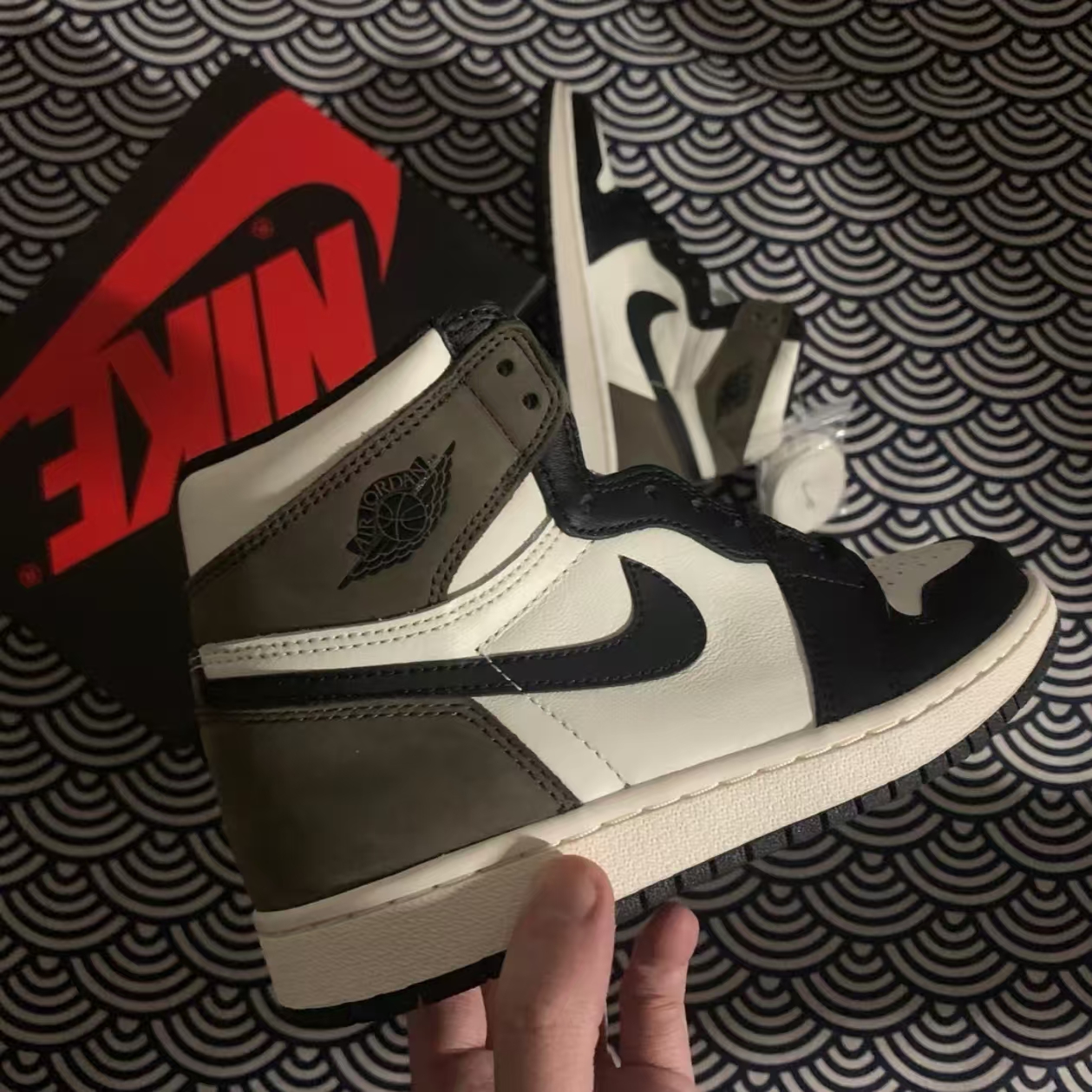 Nike Air Jordan 1 Retro High OG Dark Mocha Reps Sneaker 555088-105 review 0