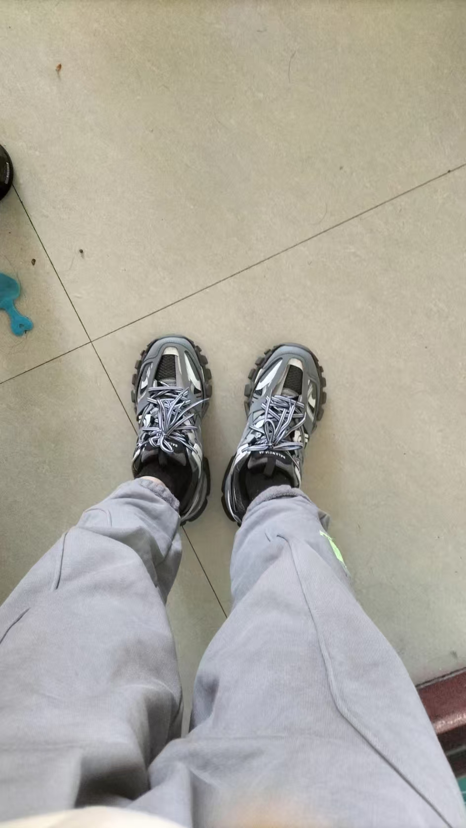 Balenciaga Track LED Gray Reps Sneaker 555036W2GB71214/555036 W2GB7 1214 review Jorenza