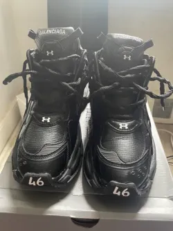 Balenciaga Under Armour Ripstop Runner Sneaker Black 813793WRUCU1000 review kqqwq 02