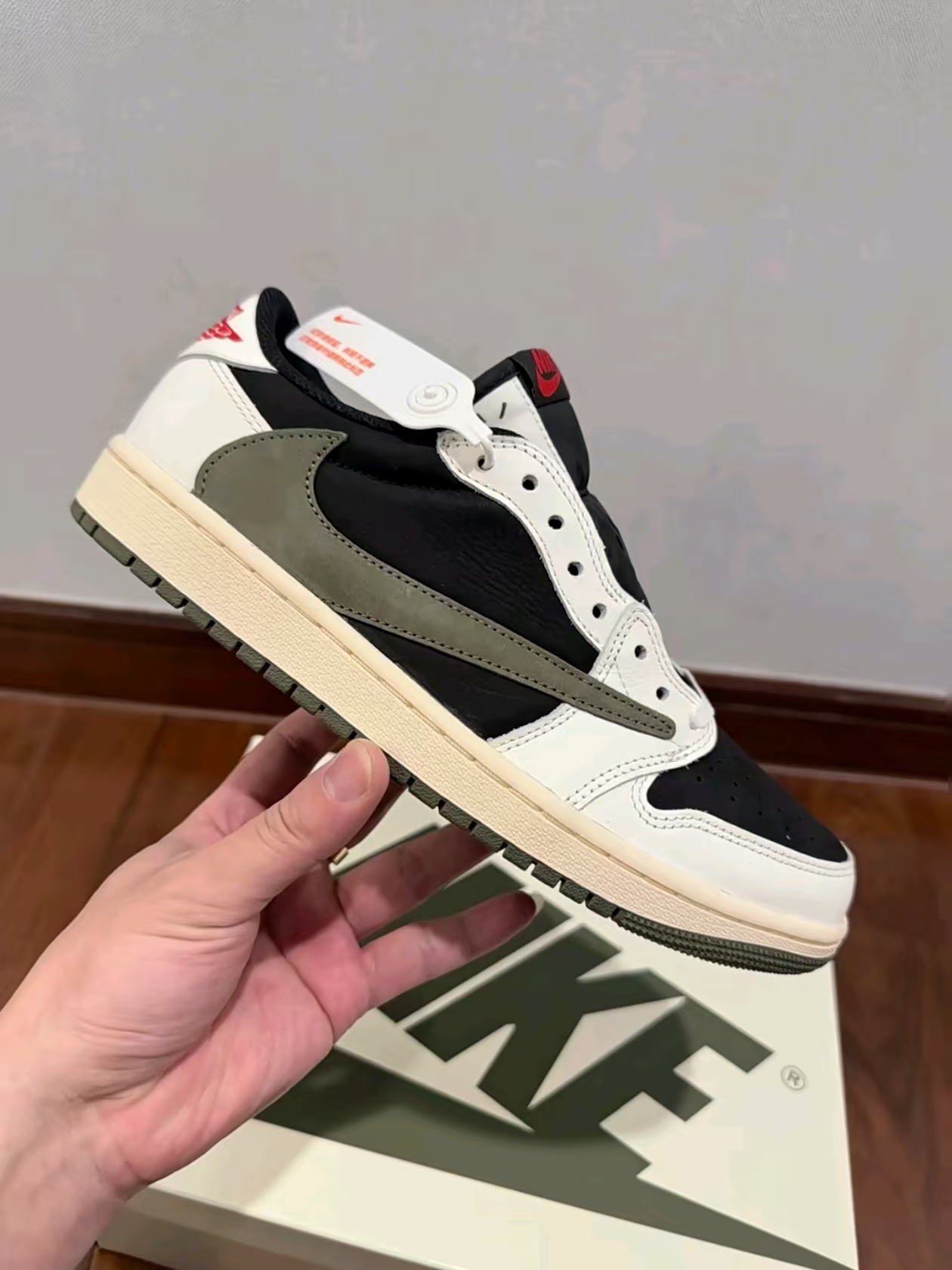 Jordan 1 Retro Low OG SP Travis Scott Olive Reps Sneaker DZ4137-106 review layla 01