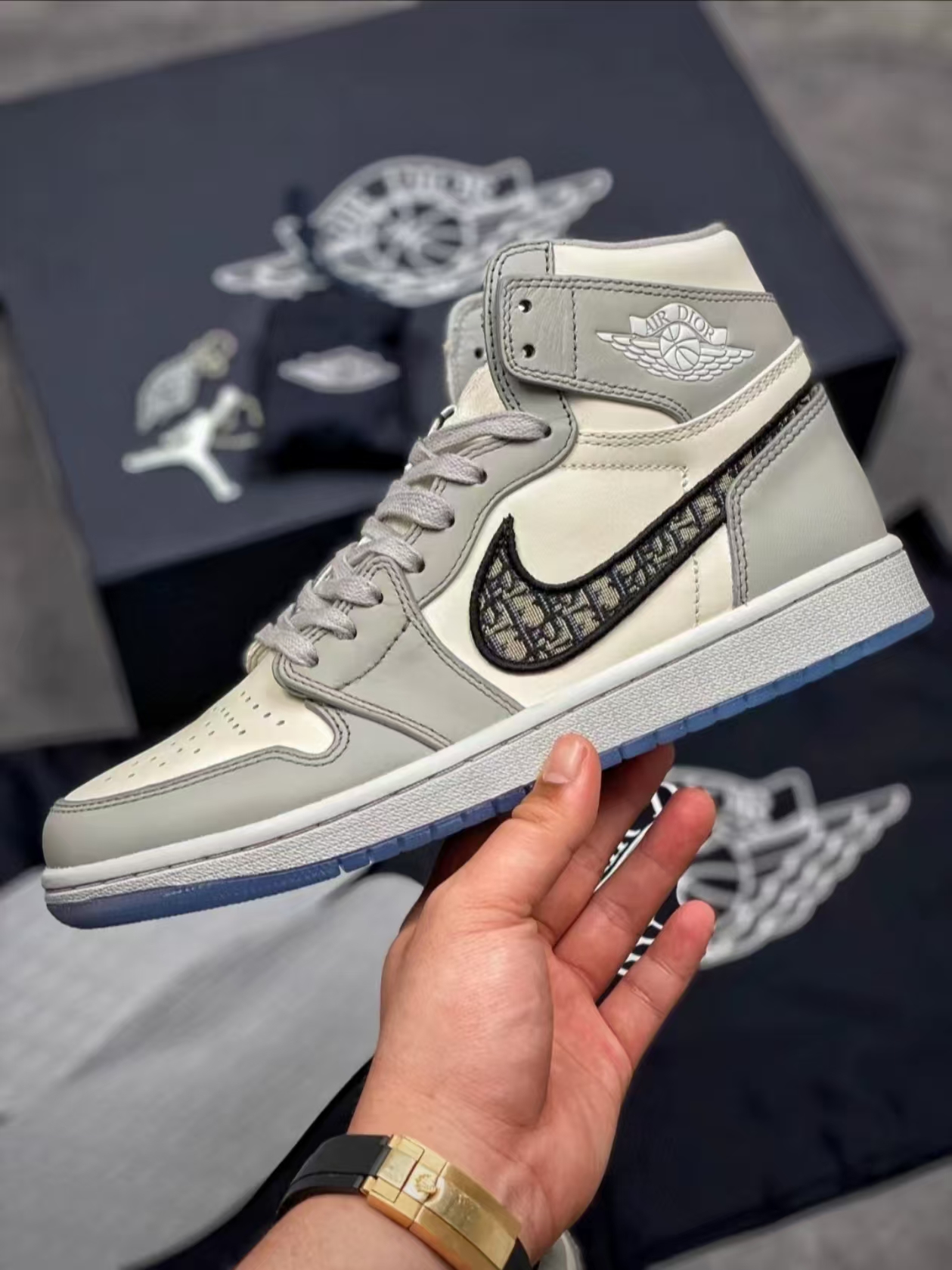 Air Jordan 1 Retro High Dior Reps Sneaker CN8607-002 review Dave0524 01