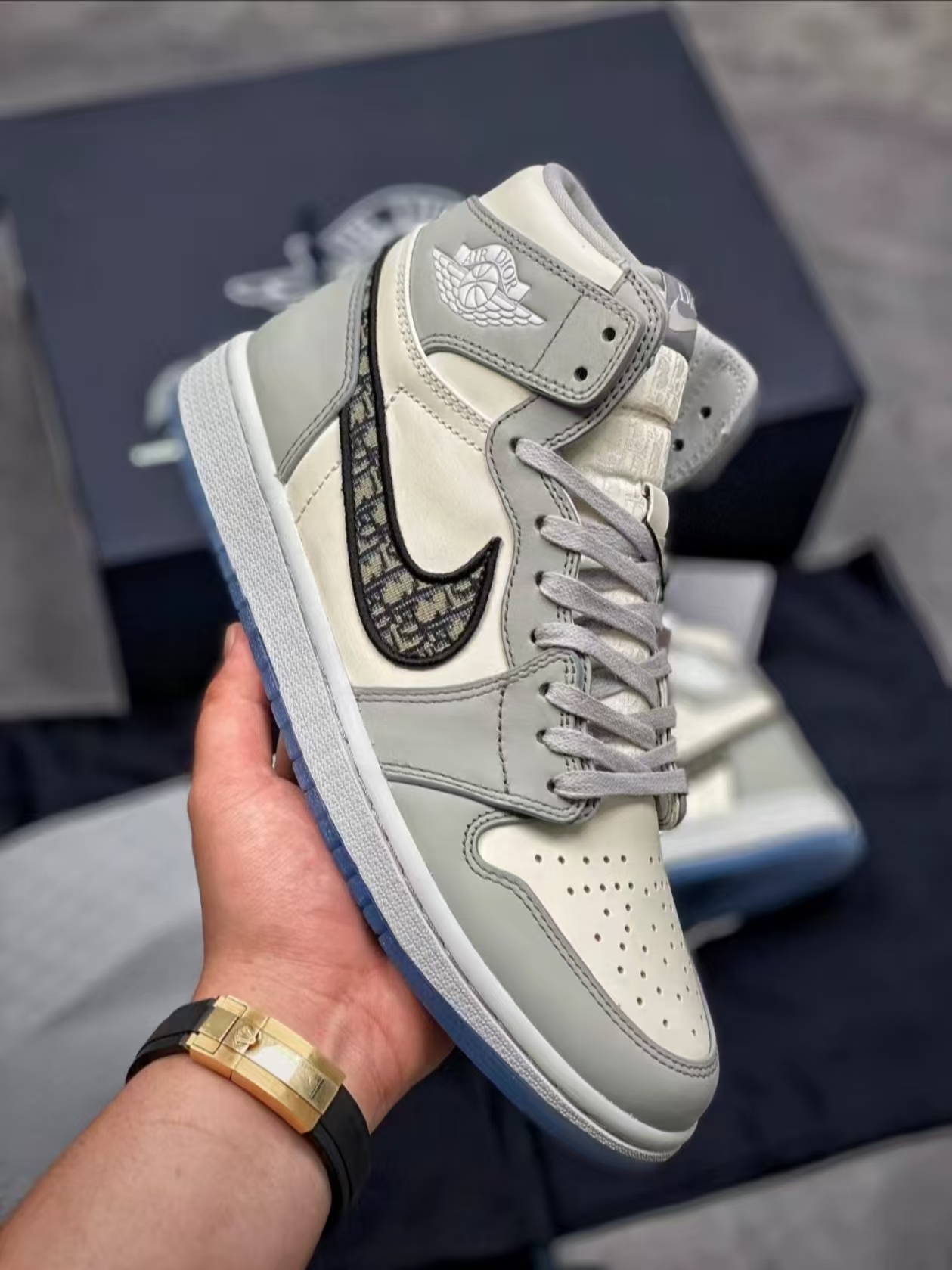 Air Jordan 1 Retro High Dior Reps Sneaker CN8607-002 review Dave0524 00